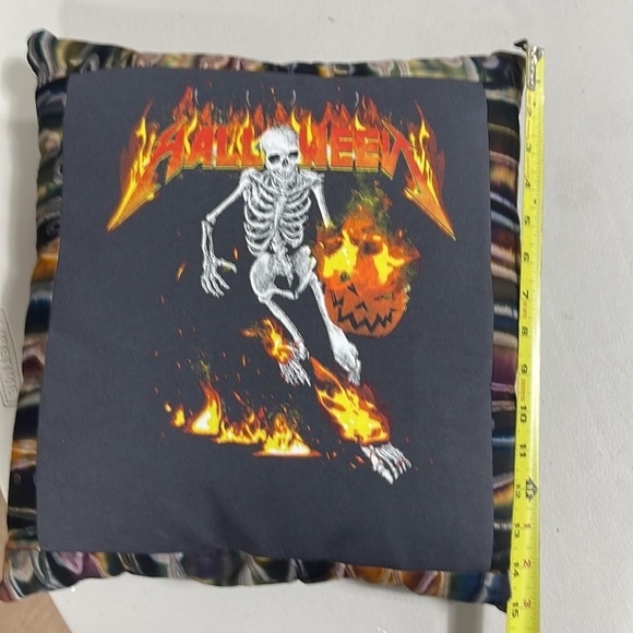 Homemade brand new T-shirt accent pillow skeleton fire Halloween pumpkin - Picture 4 of 9